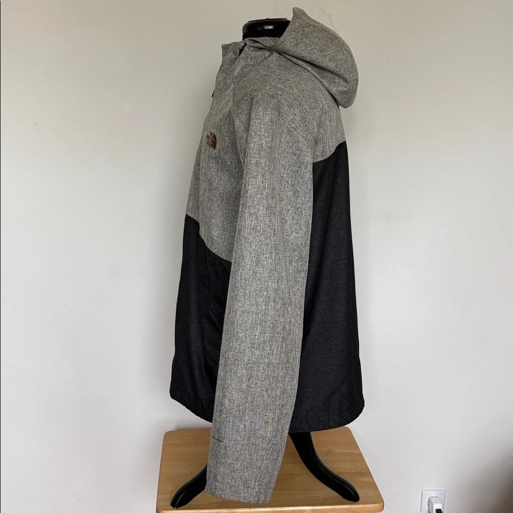 The North Face Millerton Gray and Black Performance Jacket Size XL